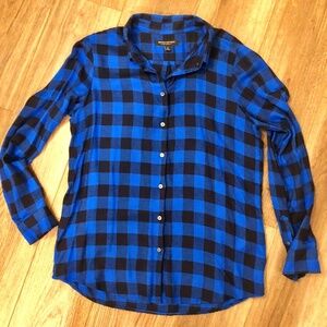Banana Republic blue and black plaid Dillon classic fit button up shirt size S